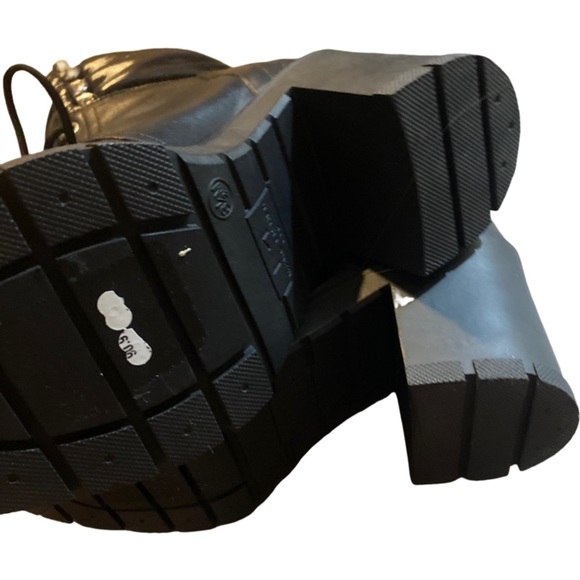 Marc Fisher Black Combat Lace up Boots NWT Chunky Heel Size 8.5 - Picture 6 of 8